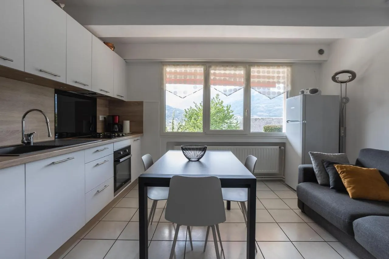 Vue Sur Les Montagnes Apartment Embrun