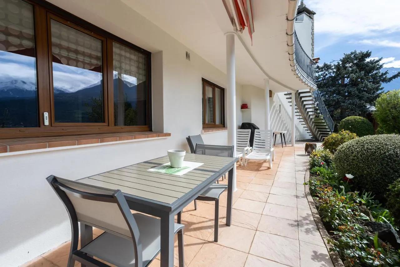 Vue Sur Les Montagnes Apartment Embrun